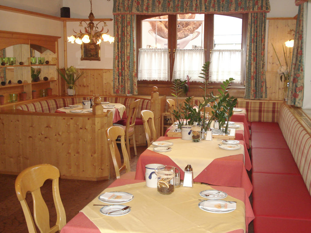 Hotel Almtalerhof Траун Экстерьер фото