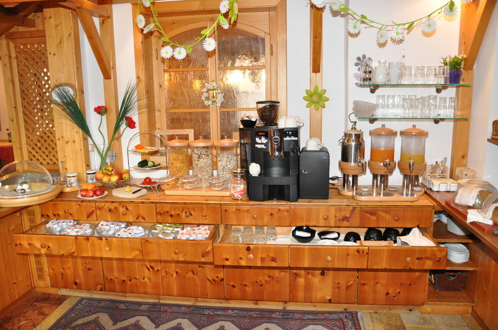 Hotel Almtalerhof Траун Экстерьер фото