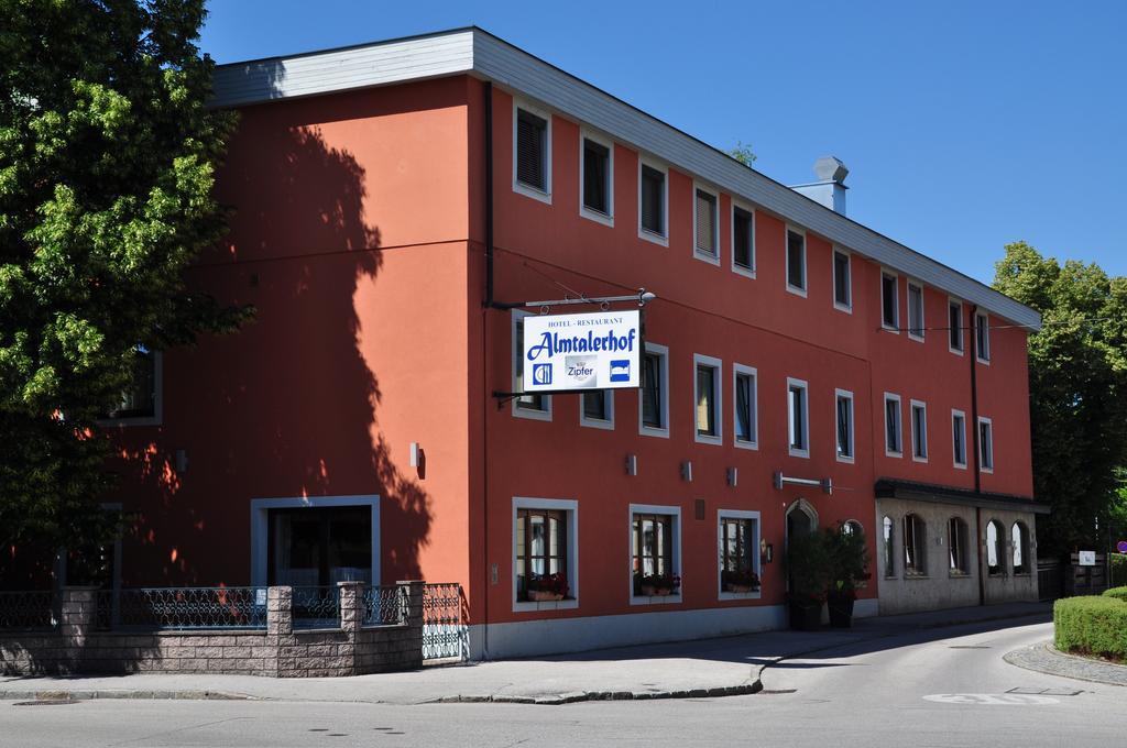Hotel Almtalerhof Траун Экстерьер фото