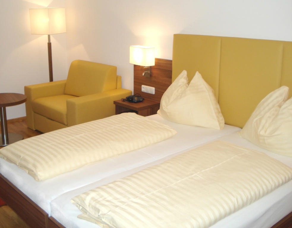 Hotel Almtalerhof Траун Экстерьер фото