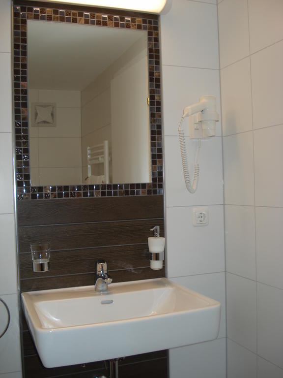 Hotel Almtalerhof Траун Экстерьер фото