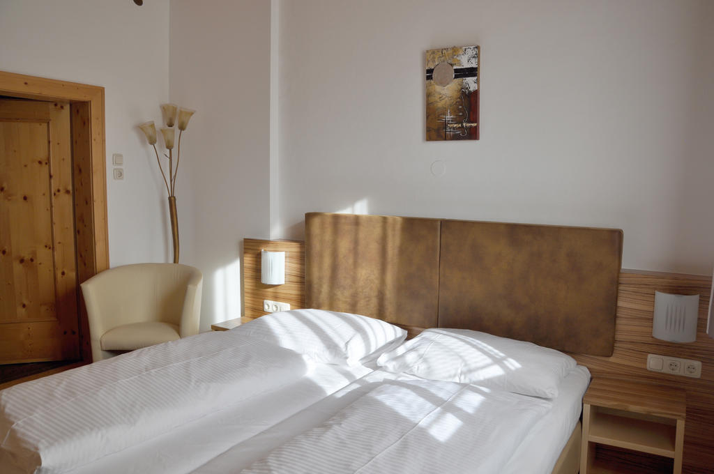 Hotel Almtalerhof Траун Экстерьер фото
