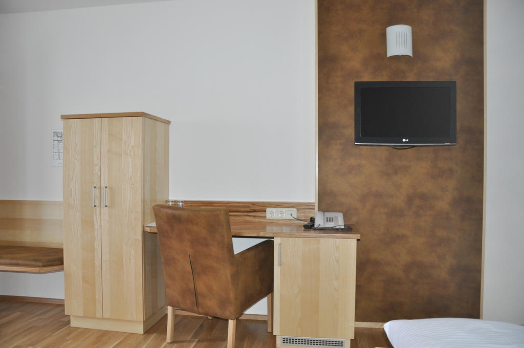 Hotel Almtalerhof Траун Номер фото